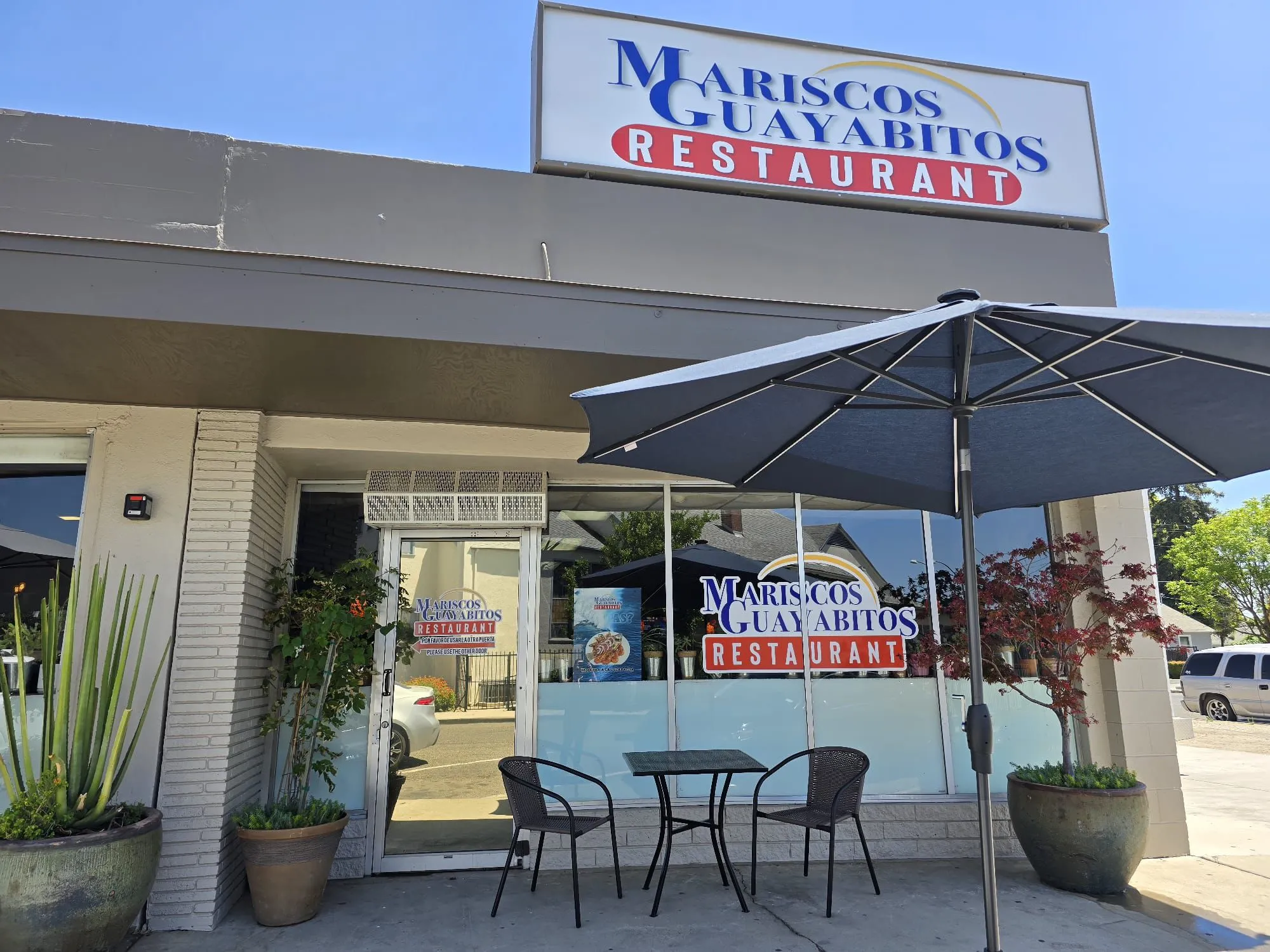 Interior of Mariscos Guayabitos restaurant